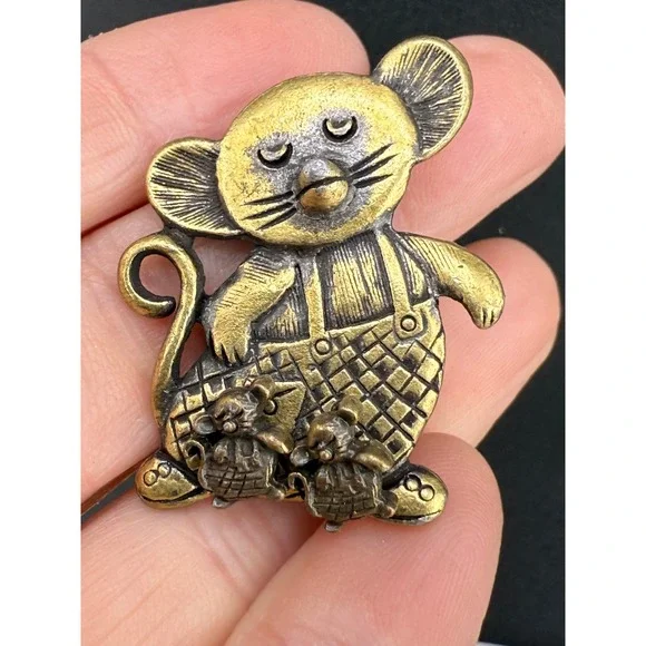 Vintage Pewter Brooch With Matching Pierced‎ Earrings Lot One Trinket Box Mouse - Picture 9 of 16